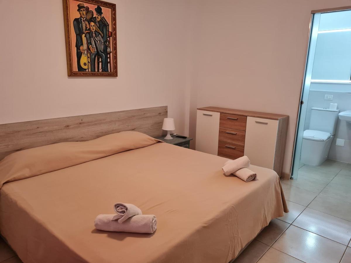 Habitaciones Nathaly Armenime Buitenkant foto